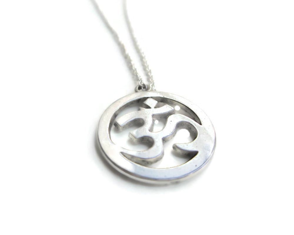 Large Ohm pendant necklace