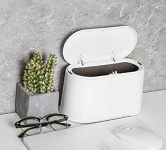Portable Trash Can Desk Bin with Lid, Mini Press-Type Trash Can Table Desktop Dustbin for Home Living Room Kitchen Bedroom Bathroom Office Dust Bin (White)