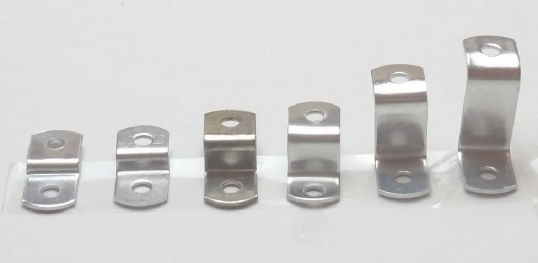 Offset Canvas Clips For Picture Framing Starters Package. Includes (10) of each 1/8" 1/4" 3/8" 1/2" 3/4" 1". Included is 60 pieces #6 X 3/8" pan-head screws.