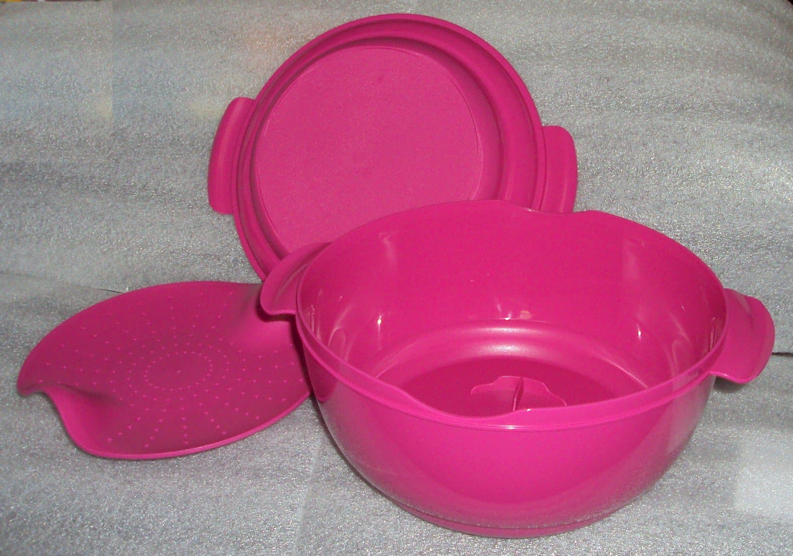 Tupperware Microwave Steamer 10 1/2 cups