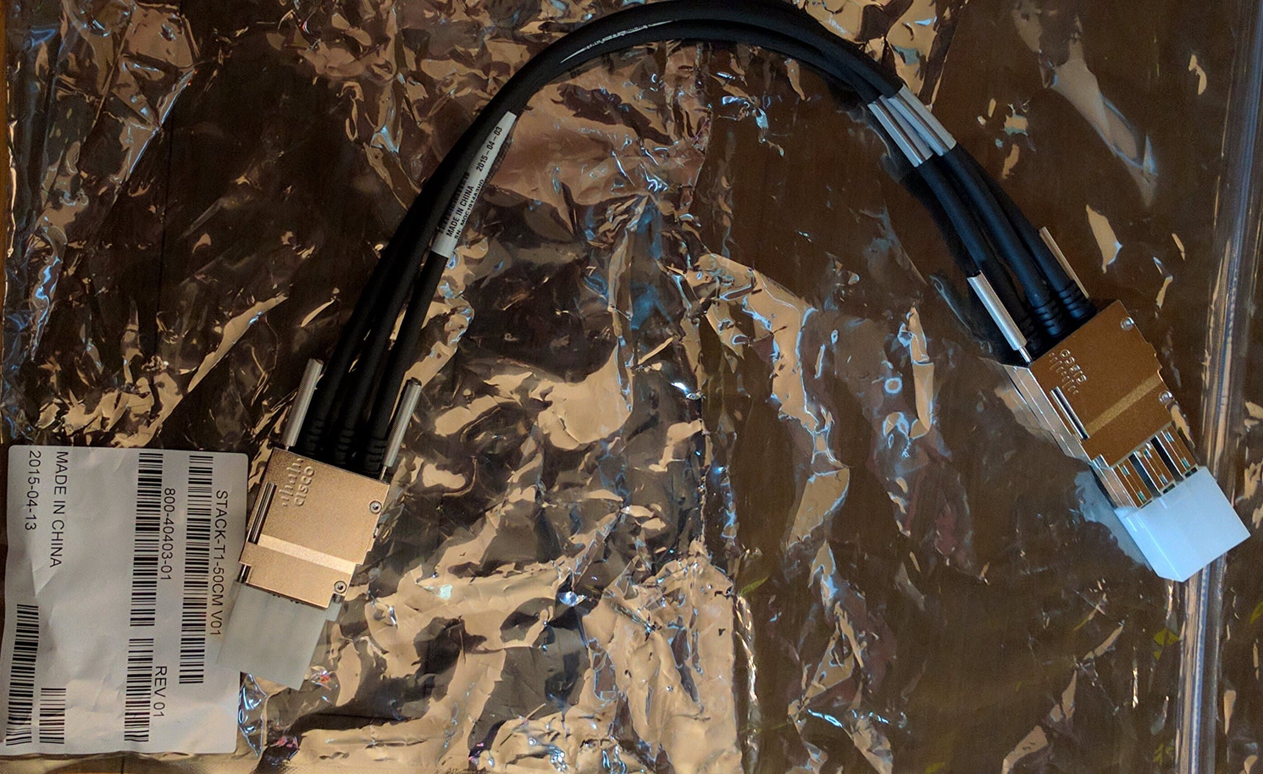 Cisco STACK-T1-50CM InfiniBand Cable 0.5 m StackWise-480 StackWise-480 50cm Stacking Cable