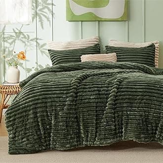 Bedsure Cal King Comforter Set - GentleSoft™ 3 Pieces Double-Side Fleece Fluffy Olive Green Comforter Set, Cozy Striped Room Decor Aesthetic, Luxury Cal King Bedding, 2 Pillowcases, 104x96 Inches
