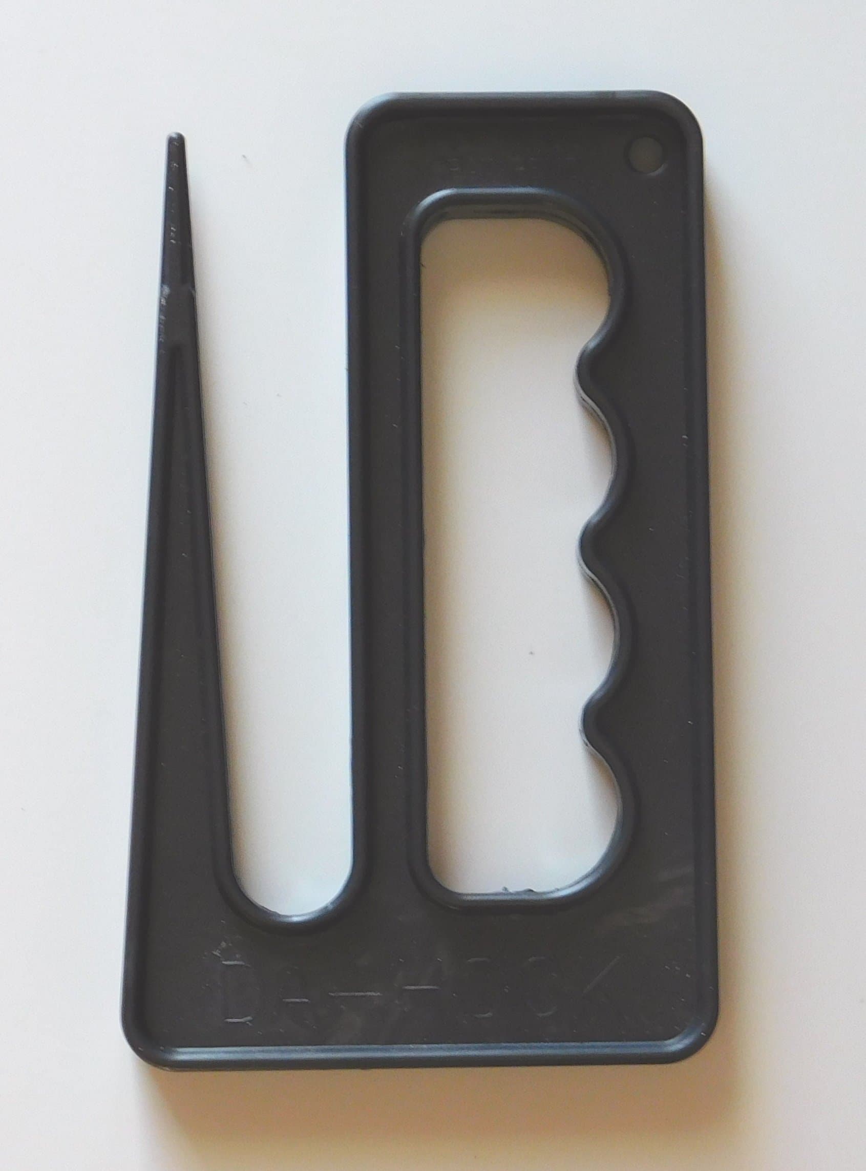 The APSI Store DaHook Fish Grabber