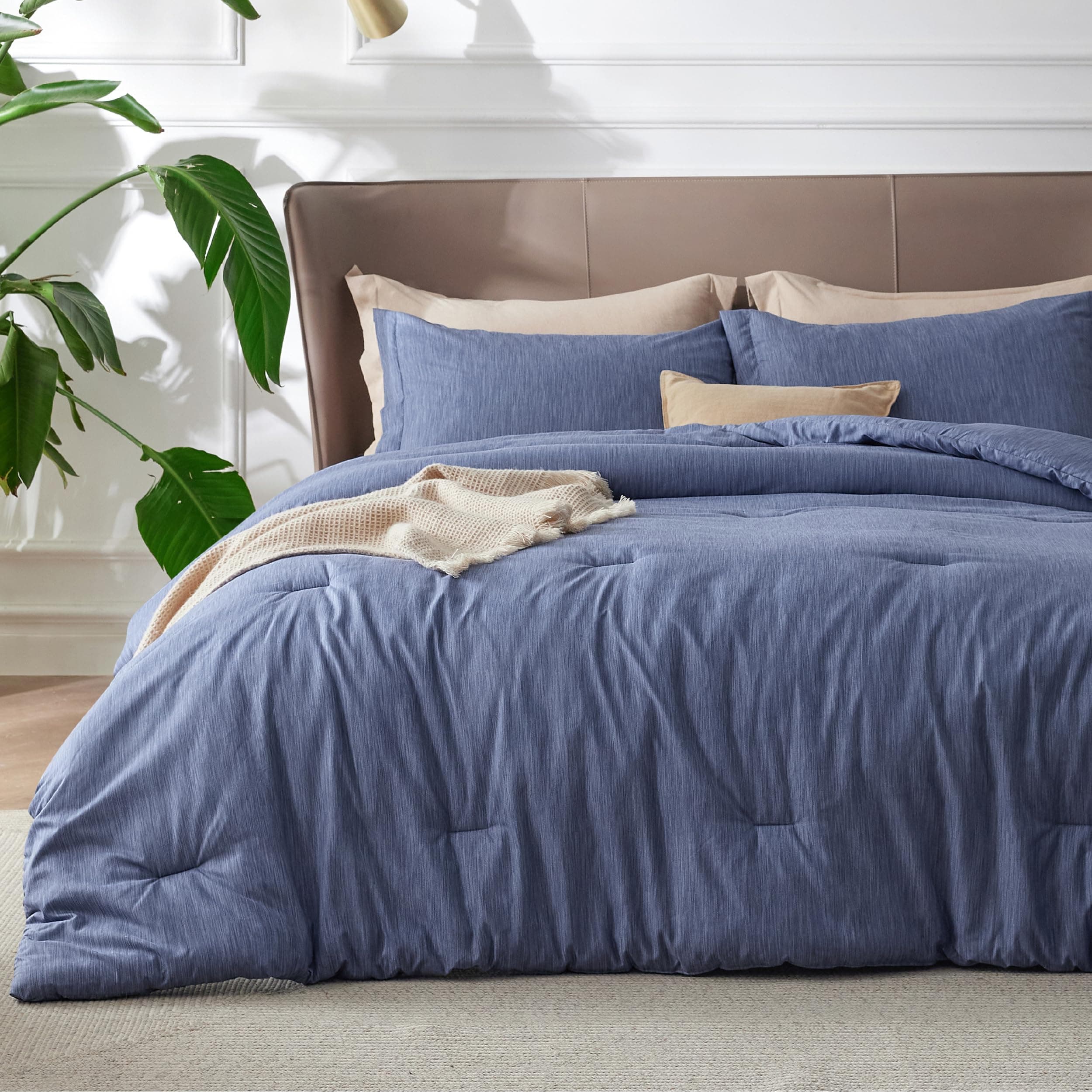 Bedsure Full Comforter Set - Infinity Blue Soft Bedding for All Seasons, Cationic Dyed Bed Set, 3 Pieces, 1 Full Size Comforter (82"x86") and 2 Pillow Shams (20"x26"+2")